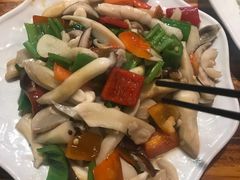 -小锅巴纳西餐厅
