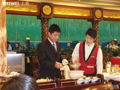 服务男生-万宝海鲜舫(劳动公园店)
