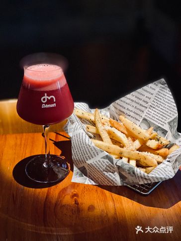 在北滨路发现一家宝藏酒水餐厅 「Damon大梦精酿