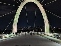 -南京眼步行桥