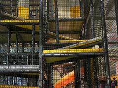 -嗨翻Hi-Fun竞技主题乐园·蹦床亲子生日轰趴(国光1937店)