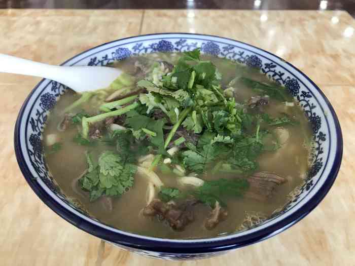 苗集苗强牛肉汤-"口味很好啊,服务态度很好,环境卫生干净.