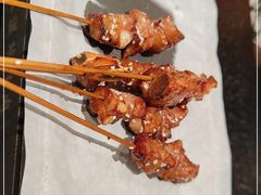 -何妹湿辣牛肉·粤式烧烤砂煲(桂雅路店)