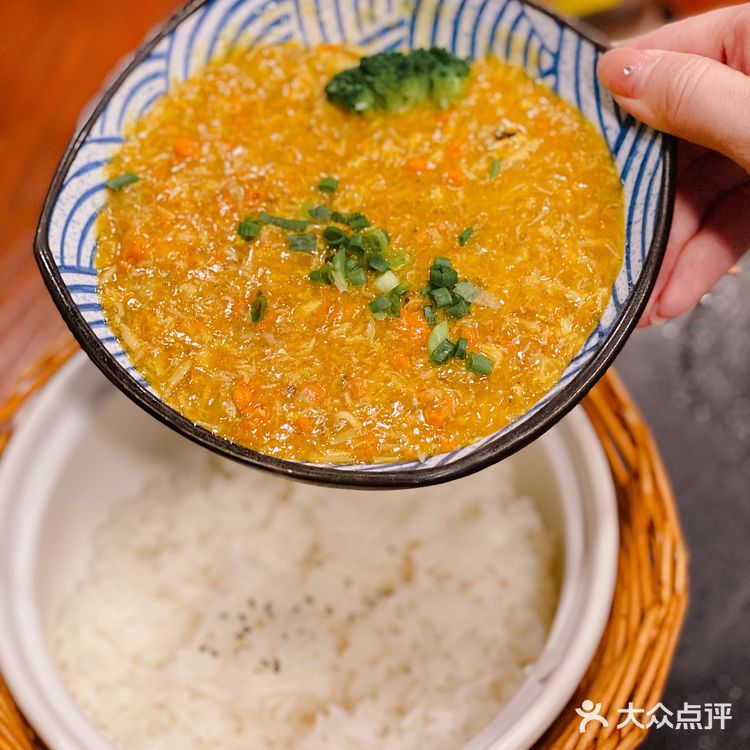 南京路步行街必打卡｜性价比蟹粉面&小笼包