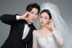 -雪中彩影婚纱摄影·微光艺术中心