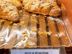 巴旦木奶油可颂-都恩客(高岛屋百货店)