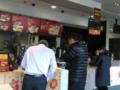 -麦当劳(中二横路店)