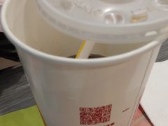 中可乐-麦当劳(轻轨曹杨路店)
