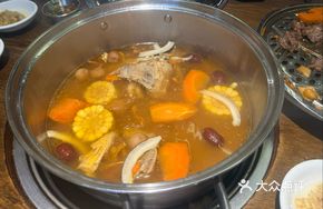 Freshly Simmered Steam Chicken Bone Clear Soup Base