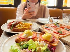 -Common Table · Brunch & Coffee