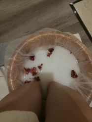 玫瑰牛奶足浴-奥斯芬欧系贵族SPA
