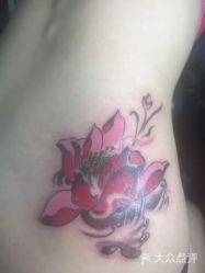 彩绘 莲花-游刃刺青TATTOO纹身工作室