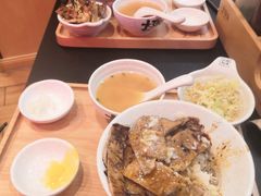 -熊吞·大碗丼烧肉饭(济宁万达广场店)