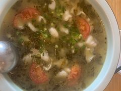 酸汤乌鱼-兔行天下-鸿鹤鲜锅兔(中海国际店)