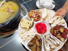 -野菌皇海景野生菌火锅(滨海大道店)