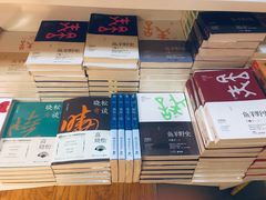 -新华里咖啡书吧(新华书店小寨店)