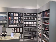 -Apple授权专营店(宝山万达店)