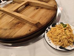 -王老六铁锅炖鱼(圣亚海洋店)