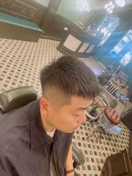 -海文先生国潮烫染男士理发馆