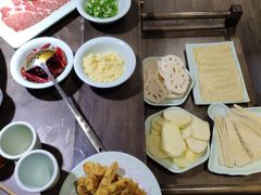 -红九格老火锅(三峡广场店)