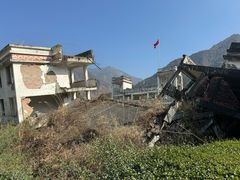 -四川汶川特大地震漩口中学遗址