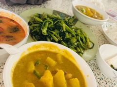 咖喱鸡-家利美食店