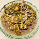 一家做正宗潮汕生腌的店,平时不怎么吃生腌这个品类