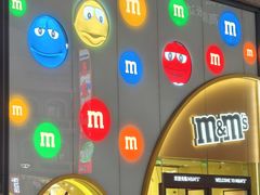 -m豆巧克力世界(上海世茂广场店)