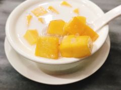 芒果椰汁西米露-黄师奶甜品店