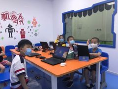 -童程童美·信息学竞赛·乐高机器人编程(长宁来福士校区)