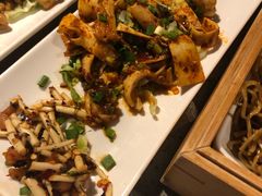 烤黄喉-红辣椒陶氏丝娃娃(逸天城店)