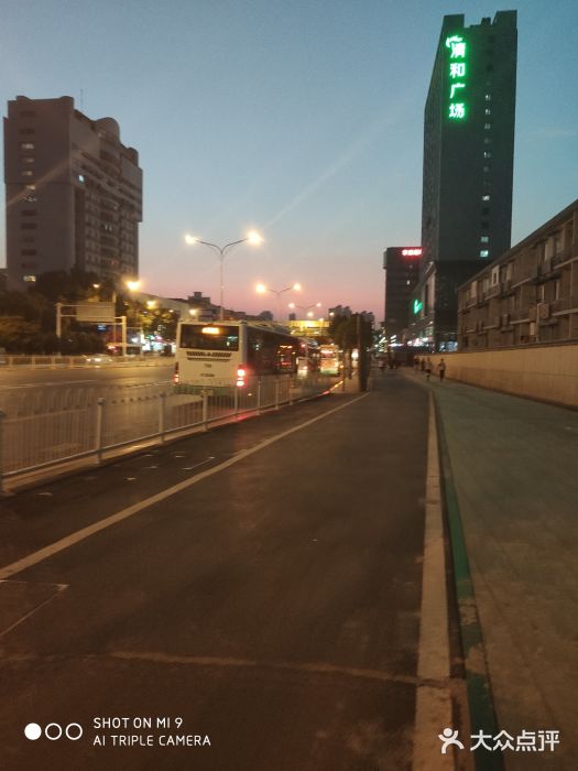 武汉体育学院恒温游泳馆图片