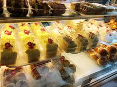 -白玉兰食品甜凤店(合生汇店)