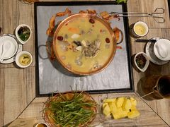 虾鸡粑粑锅-哈吱喂丽江火塘·牦牛火锅(五一街店)