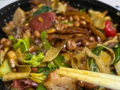-愉肴麻辣香锅(中北镇店)