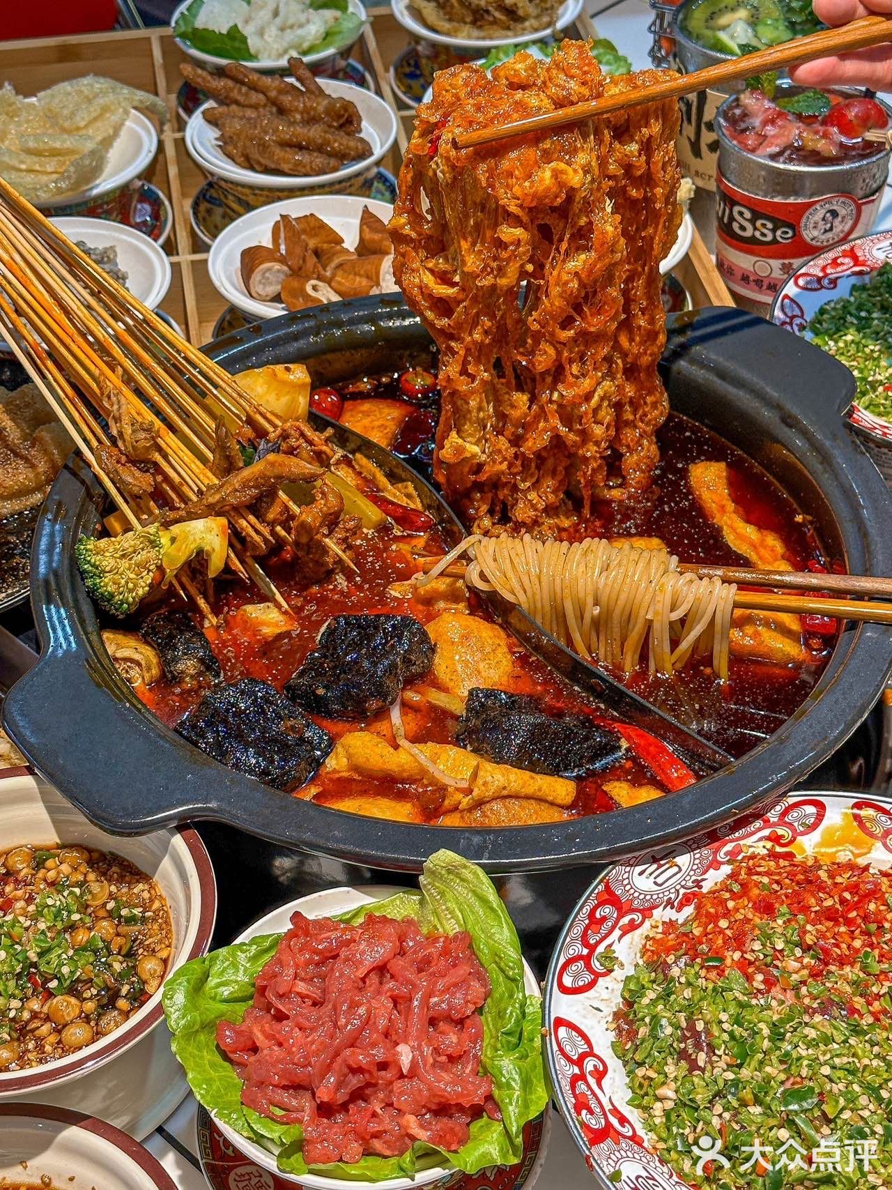 太满足了!串串爱吃什么拿什么,拿了满满一筐都不够吃!