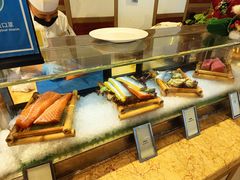 三文鱼-大中华希尔顿酒店-念自助餐·嗨啤·小龙虾