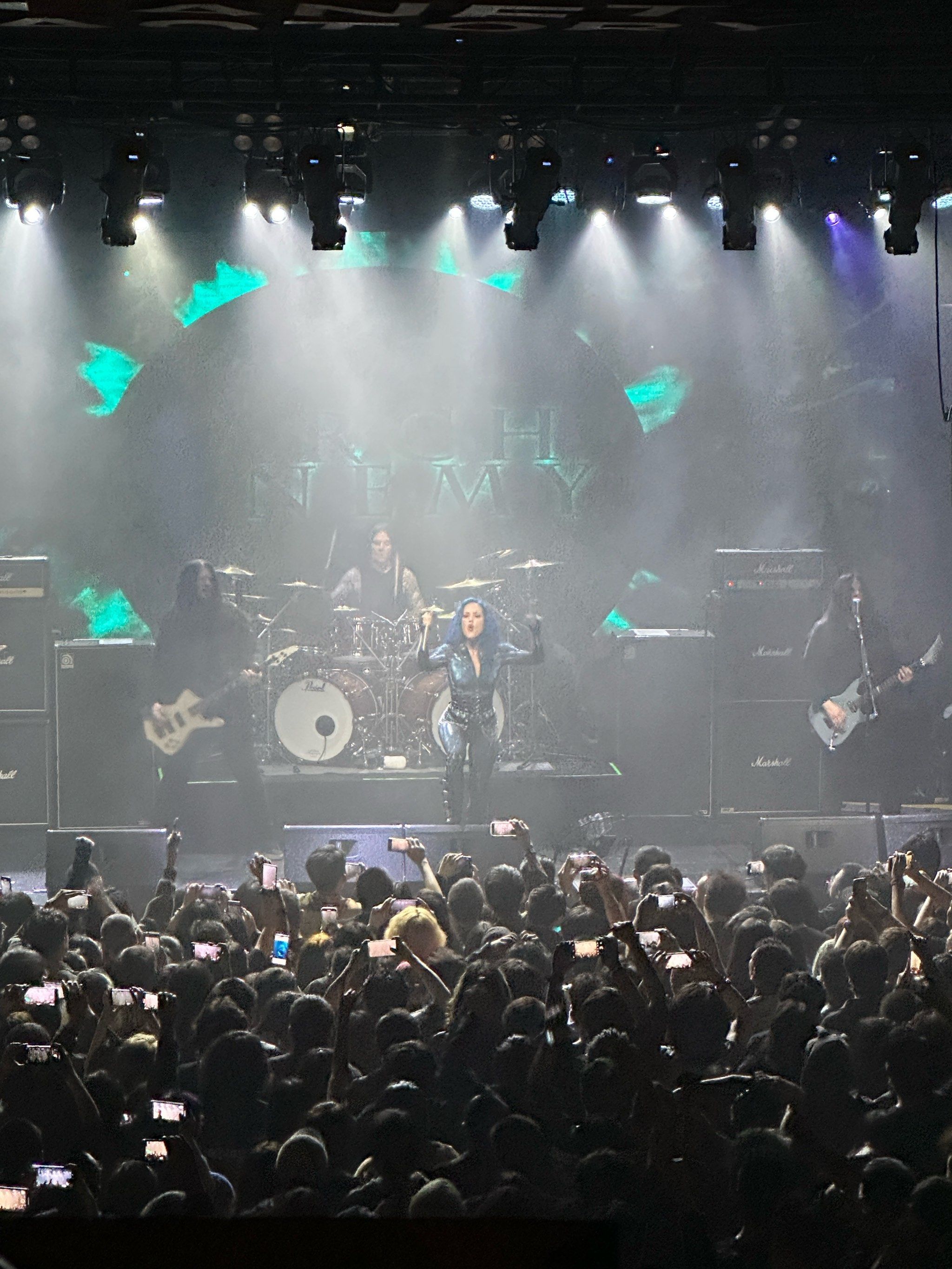 大敌摇滚现场 燃爆全场