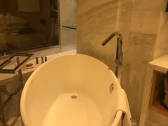 -上海漕河泾万丽酒店