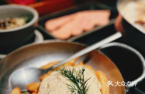 Cheese Beef Sauce with French Fries