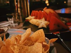 -FOUR PLAY BAR
