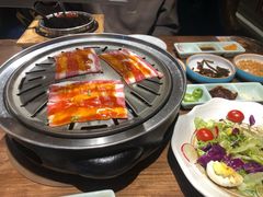 -明洞阿姨·韩式酱蟹烤肉·创意料理(三元桥店)