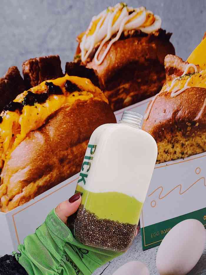 egg bomb(淮海中路店)-"疫情期间难得出门 在附近吃火锅顺便来拔草.