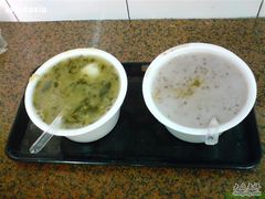 绿豆沙汤圆和芋头西米露-百花传统甜品店(原址店)