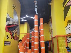 -爱蹦iBOON蹦床运动馆(江汉店)