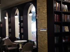 -钟书阁(松江泰晤士小镇店)