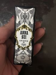 -ANNA SUI