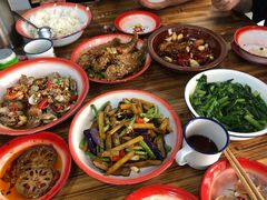 -老三样·美食研究中心(世贸路店)