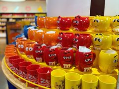 -m豆巧克力世界(上海世茂广场店)