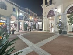 -佛罗伦萨小镇广佛名品奥特莱斯(疏港路店)